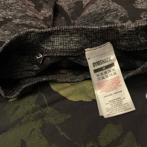 Gymshark Camo Seamless Long Sleeve Crop Top - Picture 3 of 7